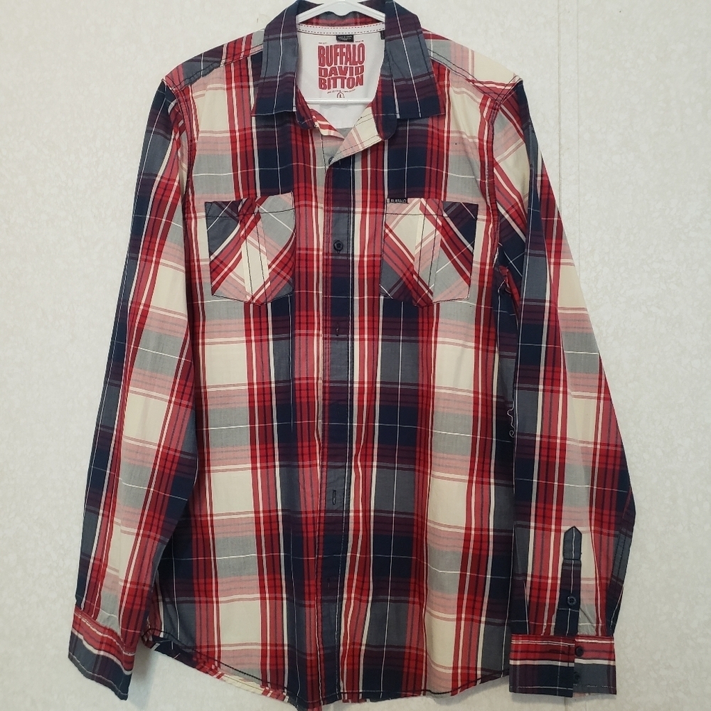BUFFALO DAVID BITTON LONG SLEEVE BUTTON UP SHIRT....SIZE:L PLAID-RED-NAVY BLUE
